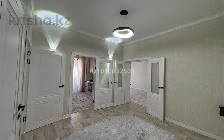 2-комнатная квартира · 71.3 м² · 5/5 этаж, мкр. Алтын орда, Участок 353/3 за 26.3 млн ₸ в Актобе — фото 3