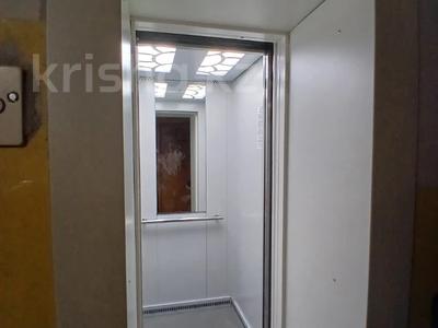 1-бөлмелі пәтер · 30 м² · 8/9 қабат, Жаңа қала ш/а., Абдирова 25, бағасы: 12.5 млн ₸ в Караганде, Казыбек би р-н