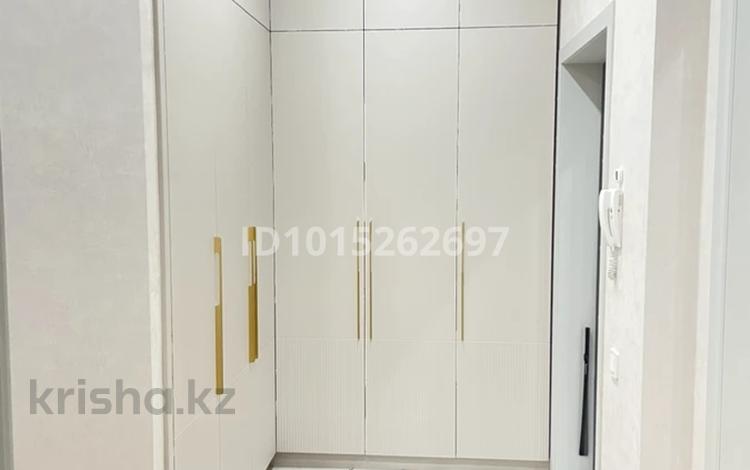 3-комнатная квартира · 84 м² · 15/17 этаж, Кайым Мухамедханов 12/3 за 60 млн ₸ в Астане, Нура р-н — фото 2