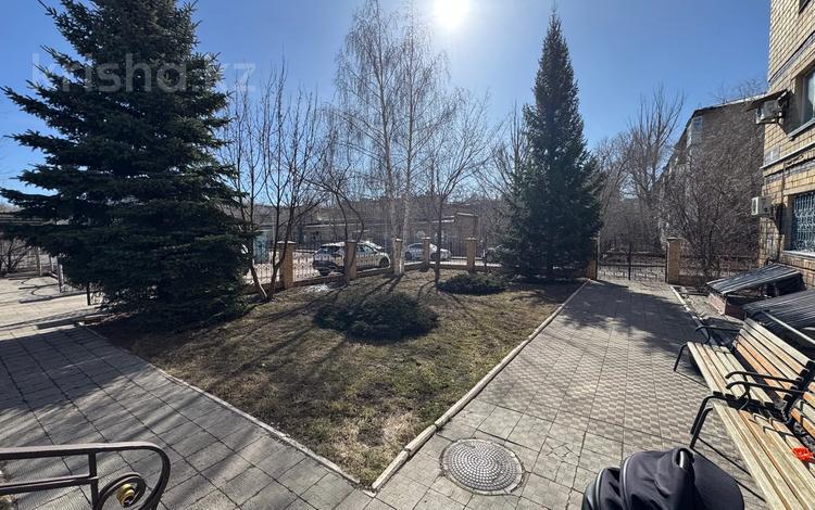 4-комнатная квартира · 150 м² · 3/5 этаж, Ерубаева 50/2 — Т.д. Азат за 800 000 〒 в Караганде, Казыбек би р-н — фото 2