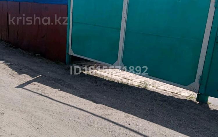Жеке үй · 3 бөлме · 82.5 м² · 8 жүзд., Икенова 149 — Стадион Пищевик, бағасы: 10 млн ₸ в Семее — фото 2