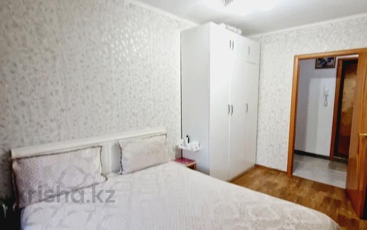 2-бөлмелі пәтер · 45 м² · 2/5 қабат, Матросова 56/1, бағасы: 15 млн ₸ в Уральске — фото 2