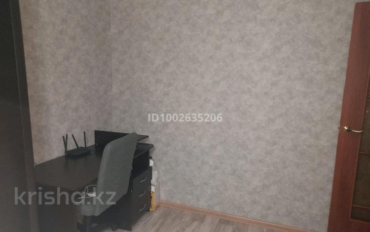 1-комнатная квартира · 31 м² · 4/5 этаж, Майкудук, Майкудук, 18й микрорайон 18 за 10.5 млн ₸ в Караганде, Алихана Бокейханова р-н — фото 2
