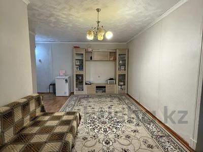 2-бөлмелі пәтер · 44 м² · 5/5 қабат, Аманжолова — Район юбилейная, бағасы: 10.7 млн ₸ в Уральске