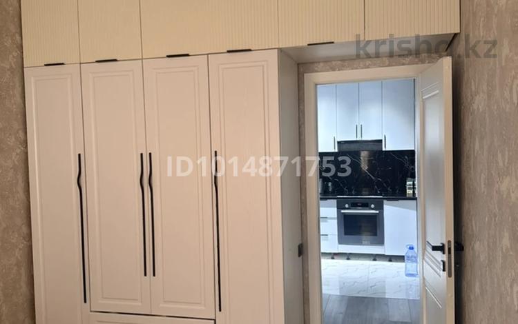 2-комнатная квартира · 51 м² · 1/9 этаж, мкр Аккент 92 за 280 000 ₸ в Алматы, Алатауский р-н — фото 2