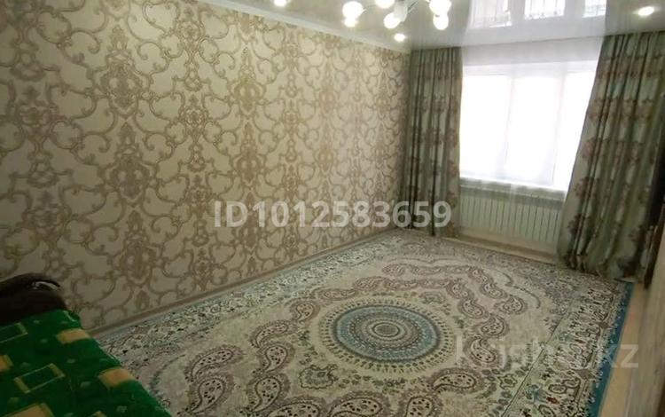 2-комнатная квартира · 54 м² · 1/5 этаж, мкр Кунаева — Площадь первого президента за 170 000 ₸ в Уральске — фото 2
