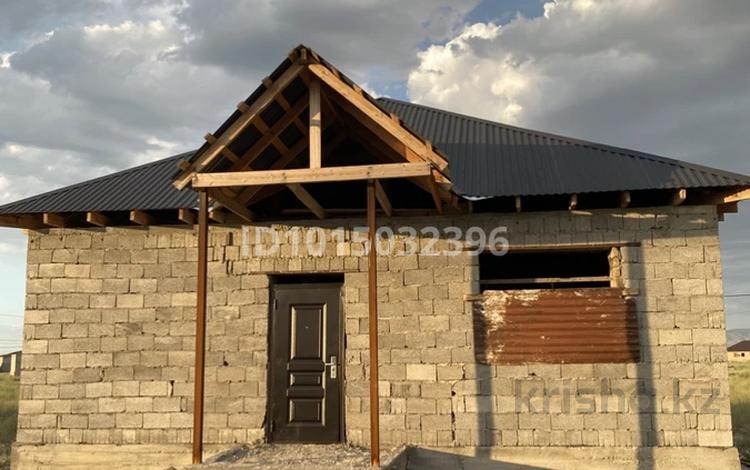 Жеке үй · 5 бөлме · 100 м² · 8 жүзд., Шаңырақ 32 — Көлтуған ауылына жақын,соның қасында орналасқан., бағасы: 13 млн ₸ в Таразе — фото 2