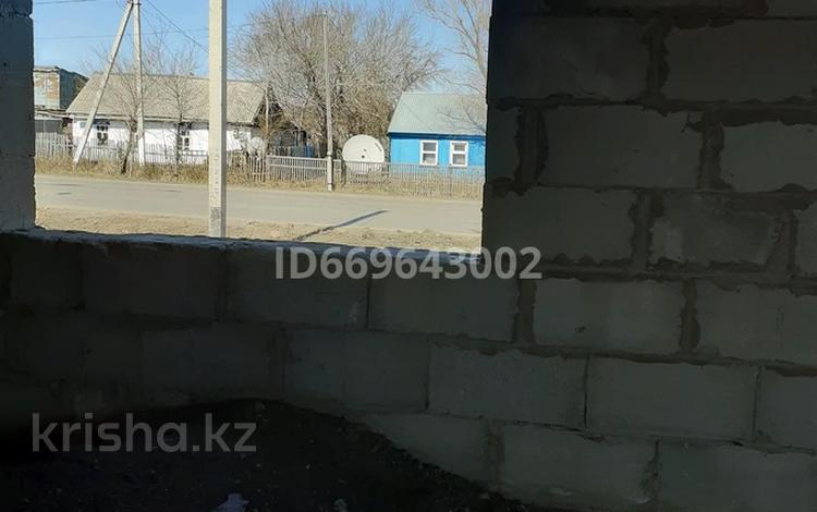 Отдельный дом · 4 комнаты · 100 м² · 10 сот., улица Байсеитова 1 — Бегильдинова за 8 млн ₸ в Акколе — фото 2
