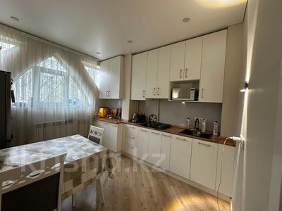2-бөлмелі пәтер · 60 м² · 2/9 қабат, Жарокова 188 — Толе би, бағасы: 58 млн ₸ в Алматы, Алмалинский р-н