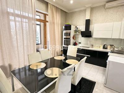 4-комнатная квартира · 200 м² · 1/4 этаж, Мирас 53–64 — Мустафина за 70 000 〒 в Алматы, Бостандыкский р-н