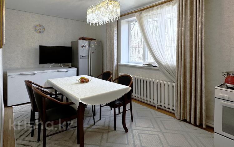 Жеке үй · 6 бөлме · 200 м² · 9 сот., Коктерек 28 — Карбышева - Окжетпес, бағасы: 59 млн 〒 в Астане, Сарыарка р-н — фото 11