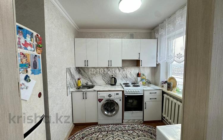 4-бөлмелі пәтер · 64 м² · 3/5 қабат, кв-л Пришахтинск 36, бағасы: 15 млн ₸ в Караганде — фото 2