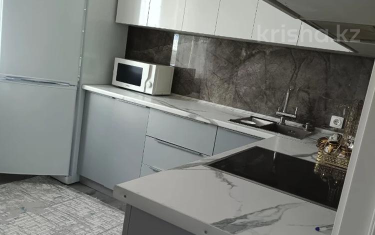 2-комнатная квартира · 57 м² · 18/22 этаж, Роза Багланова 2 за 37 млн ₸ в Астане, Нура р-н — фото 14