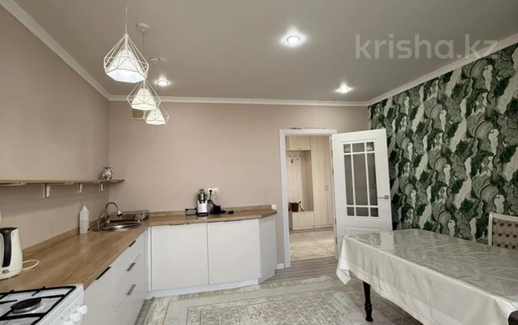 2-бөлмелі пәтер · 70 м² · 4/5 қабат, достык 64, бағасы: 30 млн ₸ в Уральске — фото 2