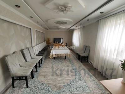 Отдельный дом · 7 комнат · 200 м² · 12 сот., мкр Кунгей 99 — Кайрата Тлеугабулова 99 за 35 млн 〒 в Караганде, Казыбек би р-н