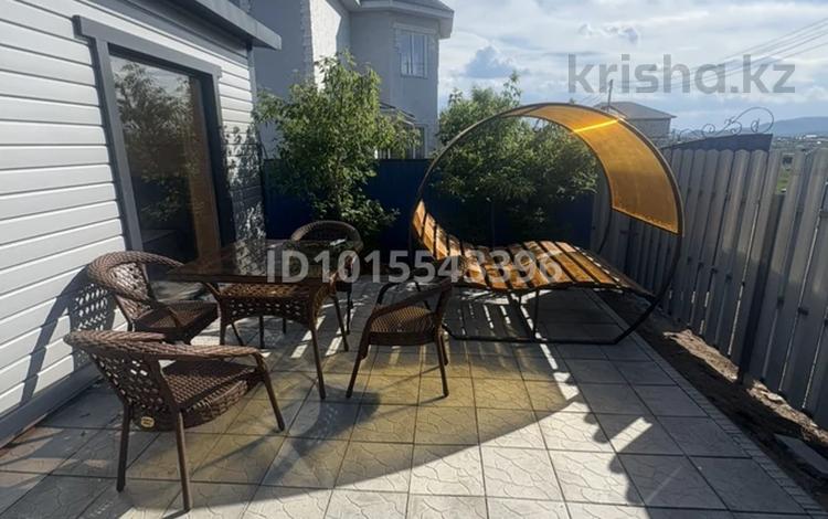 Жеке үй · 2 бөлме · 70 м², Звездная 1 8, бағасы: 50 000 ₸ в Бурабае — фото 2