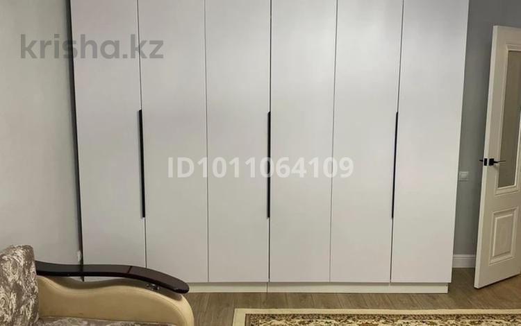 1-бөлмелі пәтер · 50 м² · 6/6 қабат, Алтын орда ш/а. 20к1, бағасы: 150 000 ₸ в Актобе, мкр. Алтын орда — фото 2