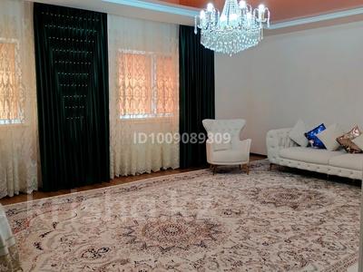 Отдельный дом · 4 комнаты · 160 м² · 10 сот., мкр Жумыскер, Ахметова — Сундеталиева за 25 млн 〒 в Атырау