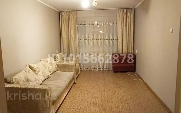 2-комнатная квартира · 48 м² · 2/5 этаж, мкр Юго-Восток, Рыскулова 7 за 150 000 ₸ в Караганде, Казыбек би р-н — фото 2