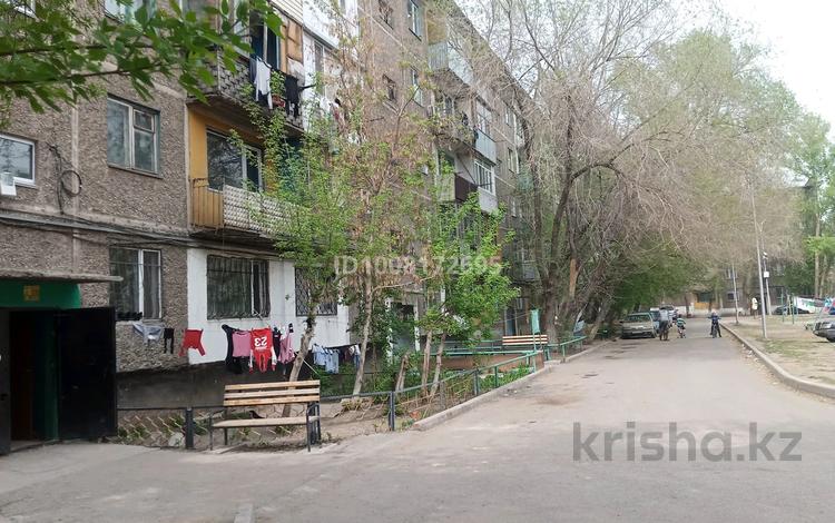 3-комнатная квартира · 62 м² · 3/5 этаж, Майкудук, Майкудук, 16й микрорайон 47 — Майлина за 10.8 млн ₸ в Караганде, Алихана Бокейханова р-н — фото 2