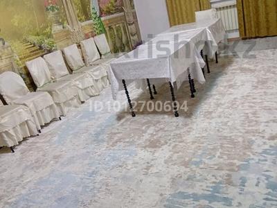 Отдельный дом · 5 комнат · 200 м² · 3.98 сот., Мясоедова 145 — На перекрестке 12 мкр гостиница Дастан за 65 млн ₸ в Актобе, мкр Москва
