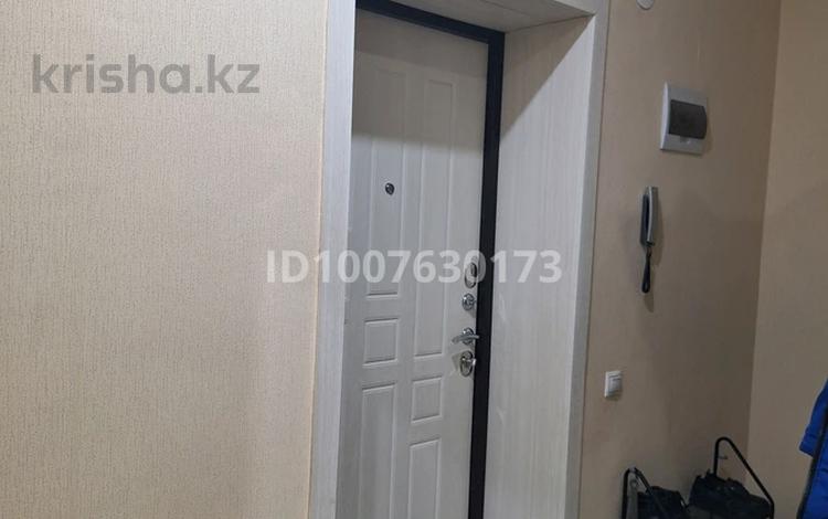 2-бөлмелі пәтер · 54 м² · 3/5 қабат, мкр Айгуль, Желтоксан 1/6 — Рынок караван, бағасы: 21.5 млн ₸ в Уральске — фото 2