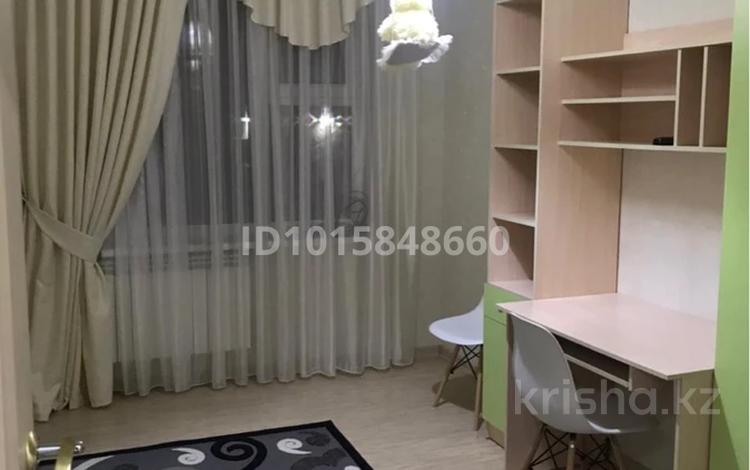 3-комнатная квартира · 78 м², 9-й мкр 4 за 25 млн ₸ в Актау — фото 2