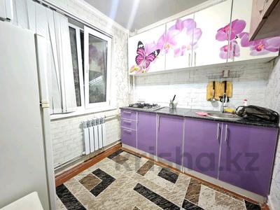 2-комнатная квартира · 45 м² · 1/5 этаж, мкр Акбулак 15 за ~ 11.4 млн 〒 в Таразе