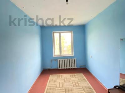 3-комнатная квартира, 62 м², 5/5 этаж, 11 микр 33 за 12.4 млн 〒 в Таразе