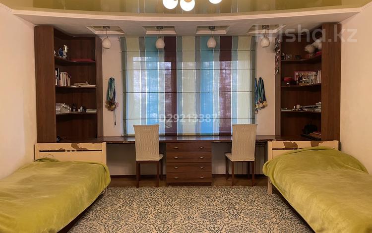 3-бөлмелі пәтер · 115 м² · 1/5 қабат, Степной-1 17 — Муканова, бағасы: 39.8 млн ₸ в Караганде, Казыбек би р-н — фото 2
