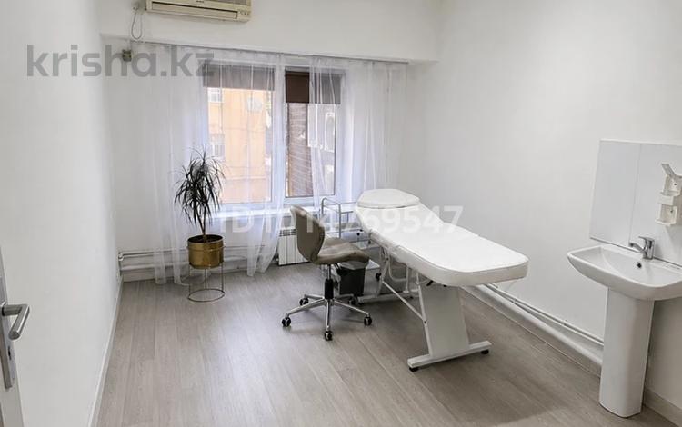 Салоны красоты, кабинеты и рабочие места · 12 м² за 200 000 ₸ в Алматы, Медеуский р-н — фото 2