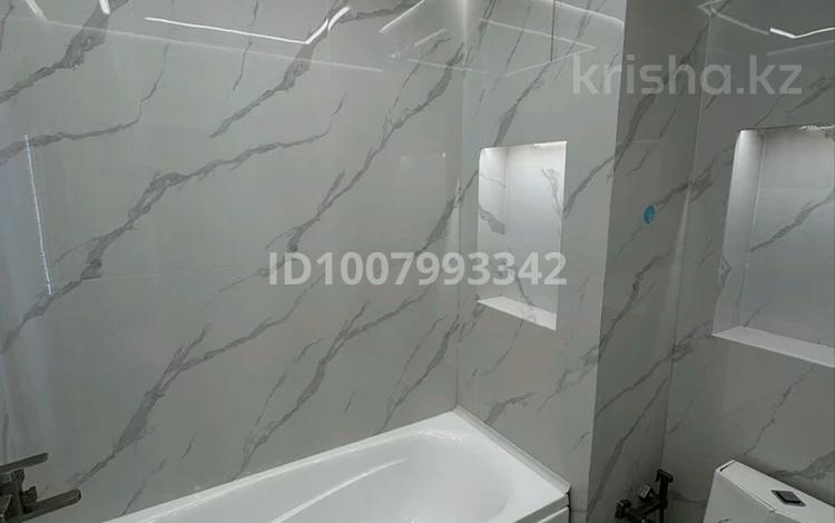 1-комнатная квартира · 42 м² · 2/17 этаж, Мамыр-1 за 38 млн 〒 в Алматы, Ауэзовский р-н — фото 37