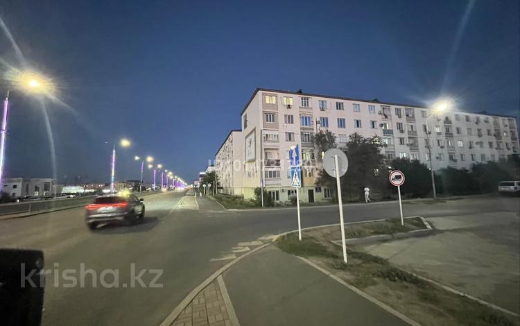 2-комнатная квартира · 55 м² · 2/5 этаж, мкр Нурсая 20 за 20 млн ₸ в Атырау — фото 14