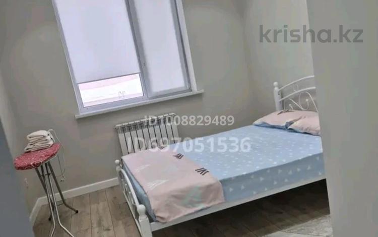 2-комнатная квартира · 65 м² · 4/10 этаж, мкр Центральный, Абая 26, 26/1, 26/2, 26/3 за 45 млн ₸ в Атырау — фото 2