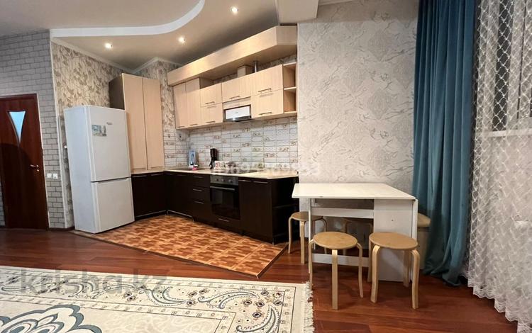 1-комнатная квартира, 37 м², 20/22 этаж помесячно, Нажимеденова 10 за 155 000 〒 в Астане, Алматы р-н — фото 2