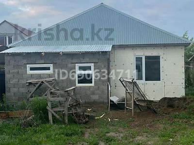 Жеке үй · 3 бөлме · 90 м² · 5 жүзд., Зачаганск пгт ш/а. — Р-н Птицефабрика, ул.Бейбитшилик 112, бағасы: 16 млн ₸ в Уральске, мкр. Зачаганск пгт
