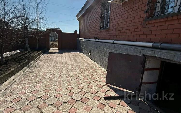 Отдельный дом · 5 комнат · 220 м² · 9 сот., Маяковского 68 за 65 млн ₸ в Петропавловске — фото 2