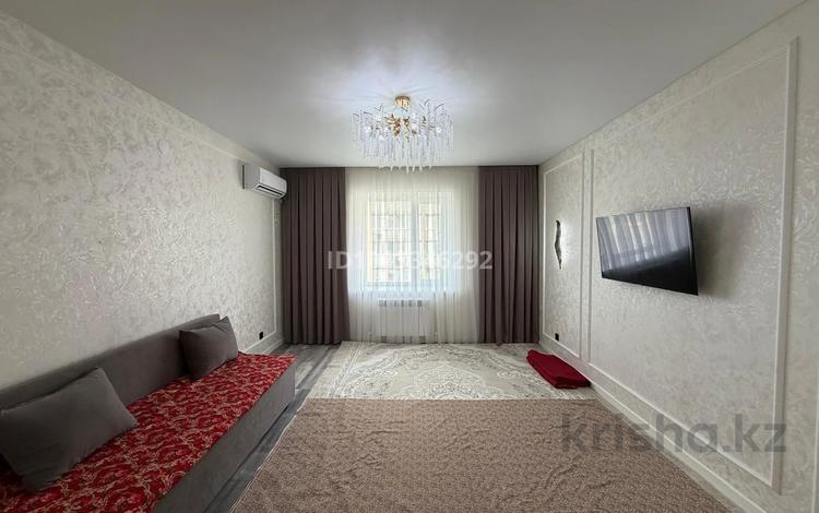 2-комнатная квартира · 65 м² · 3/10 этаж, мкр. Алтын орда, Тауелсиздик 15е за 15 000 ₸ в Актобе — фото 9
