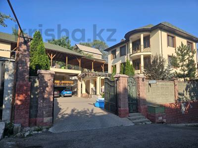 Отдельный дом · 10 комнат · 600 м² · 11 сот., Улар 51а — Возле санаторий ветеранов ВОВ за 700 млн 〒 в Алматы, Медеуский р-н