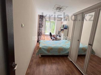3-комнатная квартира · 60 м² · 2/5 этаж, мкр Аксай-2 1 за 38 млн ₸ в Алматы, Ауэзовский р-н