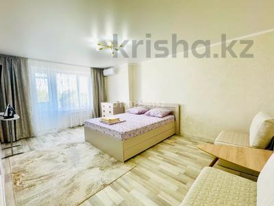 Тәулігіне пәтерлер в Жетысу обл.: 1-бөлмелі пәтер · 36 м² · 6/9 қабат, Назарбаева 97 — Назарбаева - Казахстанская, бағасы: 15 000 〒 1-бөлмелі пәтер · 36 м² · 6/9 қабат, Назарбаева 97 — Назарбаева - Казахстанская, бағасы: 15 000 〒 в Талдыкоргане