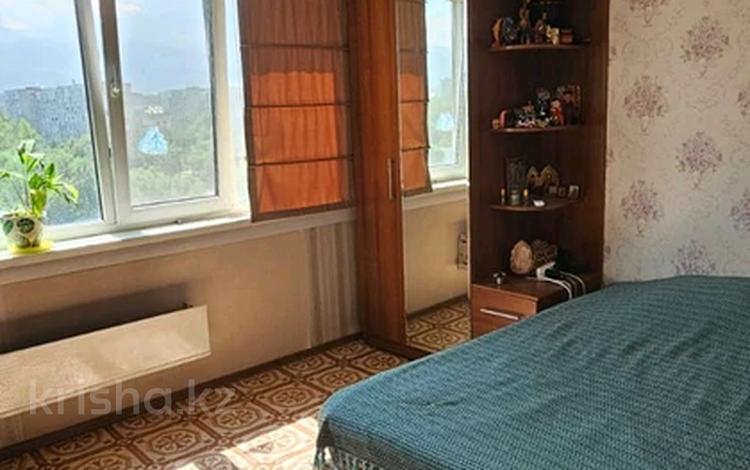 3-комнатная квартира · 80 м² · 9/9 этаж, мкр Аксай-2 73 за 320 000 ₸ в Алматы, Ауэзовский р-н — фото 2