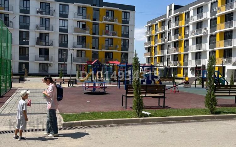 2-бөлмелі пәтер · 45 м² · 4/5 қабат, Көкқайнар ш/а., 20-й микрорайон 47кв 52 — Не доезжая Автоцона слева стороны по Сайна, бағасы: 300 000 ₸ в Алматы, Алатауский р-н — фото 2