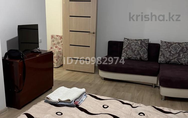1-комнатная квартира · 40 м² · 5/5 этаж, Мкр 1 13 — За магазином Руслан за 8 000 〒 в  — фото 3