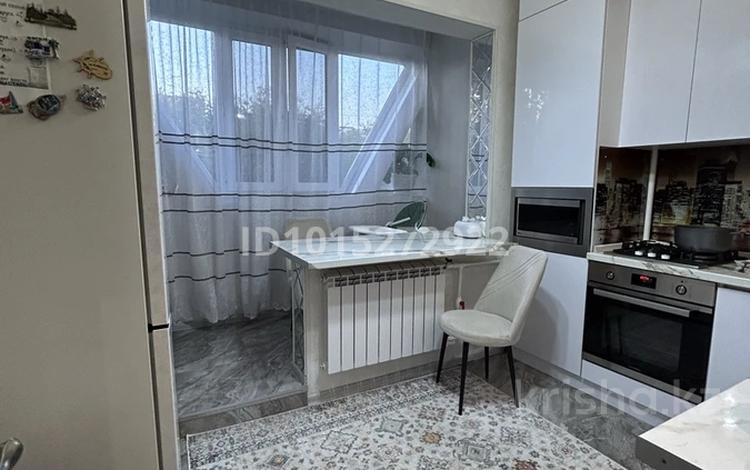 2-комнатная квартира · 53 м² · 2/9 этаж, мкр Аксай-4 54 за 44 млн ₸ в Алматы, Ауэзовский р-н — фото 2