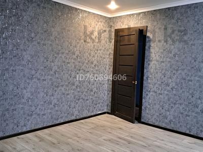 3-комнатная квартира · 56.9 м² · 5/5 этаж, Майкудук, Майкудук, 12й микрорайон 1 за 10 млн 〒 в Караганде, Алихана Бокейханова р-н