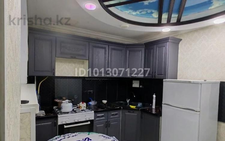 2-комнатная квартира · 50 м² · 9/9 этаж, 13-й мкр 53 — Находится возле 17 школы за 140 000 ₸ в Актау — фото 3