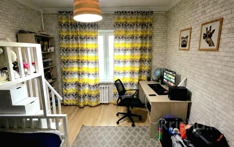 3-комнатная квартира · 72.6 м² · 1/9 этаж, Аносова за 48 млн ₸ в Алматы, Алмалинский р-н — фото 2