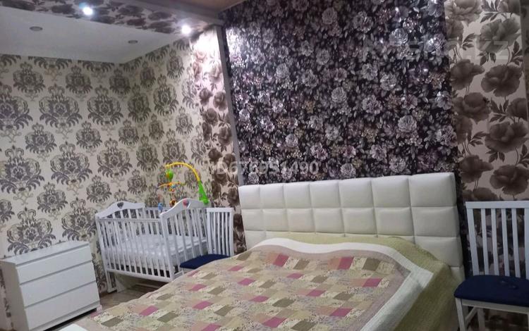 3-комнатная квартира · 121.1 м² · 1/8 этаж, мкр. Алтын орда, Санкибай батыра 40 — Гипермаркет Дина за 55 млн ₸ в Актобе — фото 11