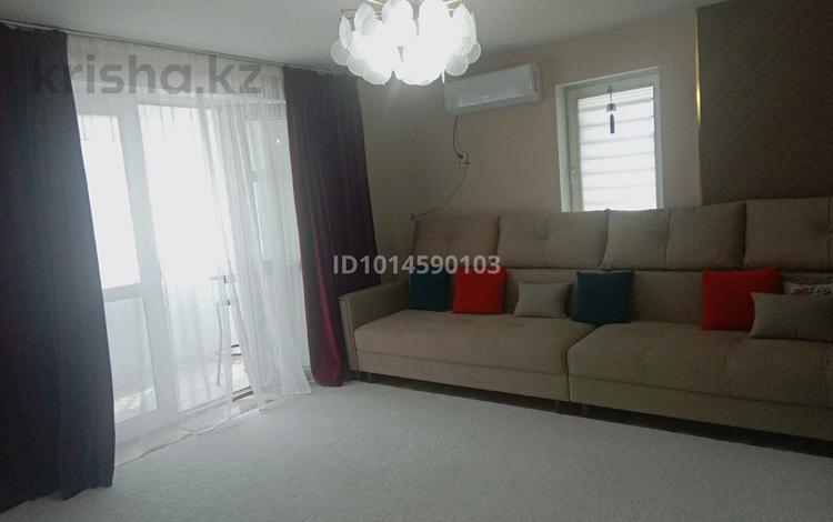 3-комнатная квартира · 87 м² · 12/16 этаж, мкр Аккент 90/3 за 360 000 ₸ в Алматы, Алатауский р-н — фото 2